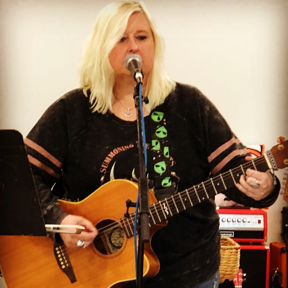 Meet your Posher, Alyson